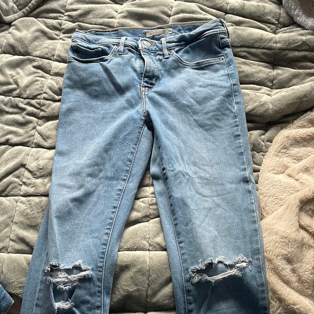 Levi’s ripped skinny jeans